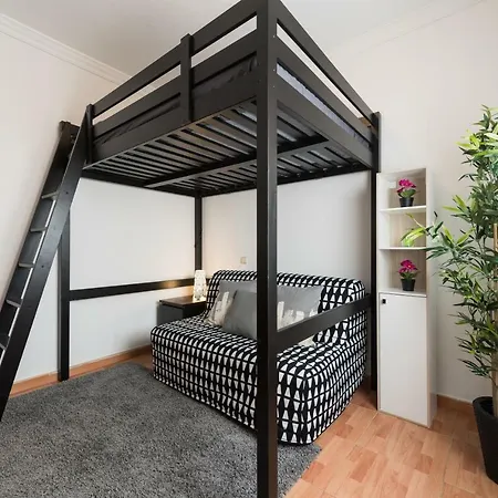 Vivienda Miguel Rosas Apartment