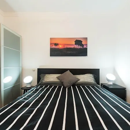 Vivienda Miguel Rosas Apartment